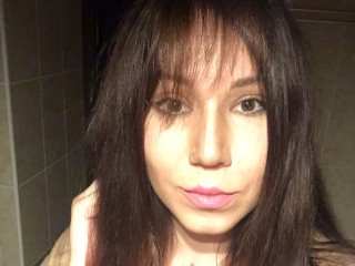 Lily_Miles webcam girl as a performer. Gallery photo 1.