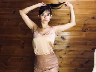 ElsieClark webcam girl as a performer. Gallery photo 4.