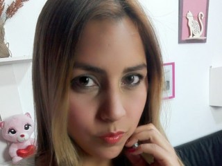 nicolle_spimag webcam girl as a performer. Gallery photo 3.