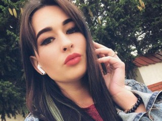 KattyMilk webcam girl as a performer. Gallery photo 5.