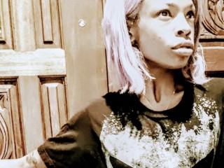 VictoriaPerson webcam girl as a performer. Gallery photo 1.