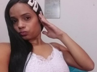 Evanystar webcam girl as a performer. Gallery photo 1.