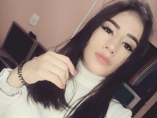 Karolbrownn webcam girl as a performer. Gallery photo 2.