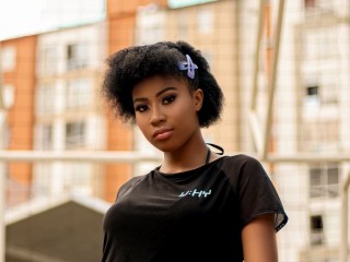 Kenisha_Roberts webcam girl as a performer. Gallery photo 5.