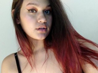 AriannaPeterson webcam girl as a performer. Gallery photo 1.