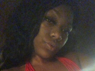 HersheyBabyKissMe webcam girl as a performer. Gallery photo 2.