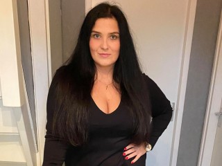 JuliaRosa webcam girl as a performer. Gallery photo 4.