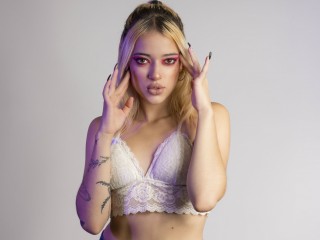 GIA_FIORE webcam girl as a performer. Gallery photo 4.