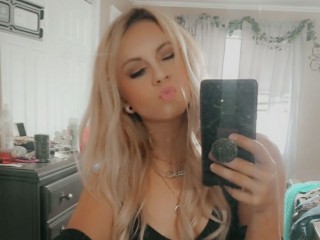 XxxAngelx webcam girl as a performer. Gallery photo 1.