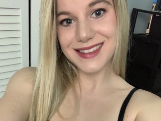 LunaLady webcam girl as a performer. Gallery photo 2.