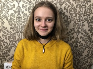 HelenBrosty webcam girl as a performer. Gallery photo 2.