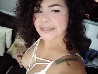 Roxibrowm webcam girl as a performer. Gallery photo 1.