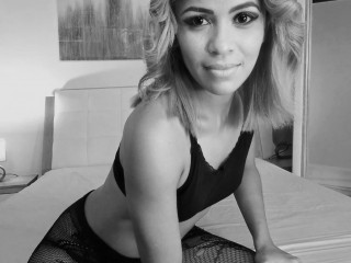 BlairCooper webcam girl as a performer. Gallery photo 3.