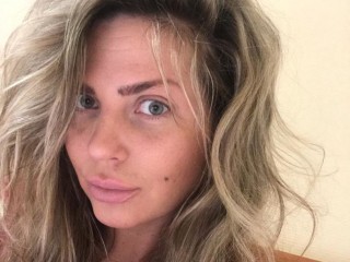 Lana_Wb webcam girl as a performer. Gallery photo 2.