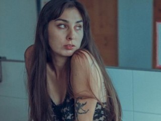 Almendra_Vega webcam girl as a performer. Gallery photo 1.