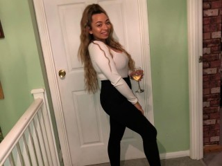 AmberAmourXx webcam girl as a performer. Gallery photo 1.