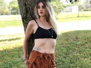 PrincessNatashaLee webcam girl as a performer. Gallery photo 1.