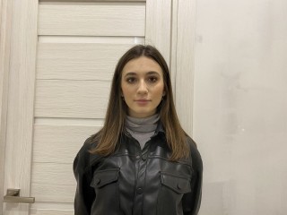 RoselynTravis webcam girl as a performer. Gallery photo 1.