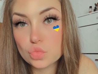 LoversLike webcam girl as a performer. Gallery photo 2.