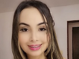 Dannasofy webcam girl as a performer. Gallery photo 1.