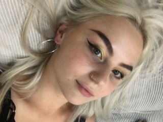 MayaAddams webcam girl as a performer. Gallery photo 1.