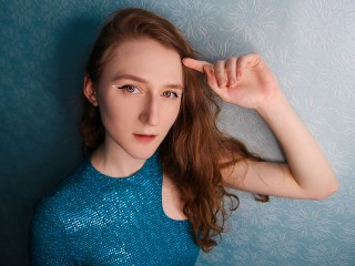 HarmonieCooper webcam girl as a performer. Gallery photo 5.