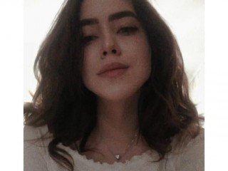 Sweet_Peach_x webcam girl as a performer. Gallery photo 1.