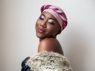 TracyWilliam webcam girl as a performer. Gallery photo 4.