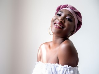 TracyWilliam webcam girl as a performer. Gallery photo 5.