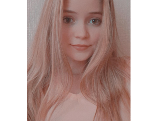 CharlizeNuman webcam girl as a performer. Gallery photo 2.