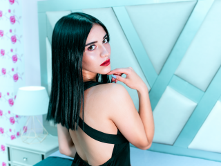 LiindaWatson webcam girl as a performer. Gallery photo 1.