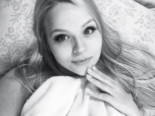 AnnyBrinx webcam girl as a performer. Gallery photo 7.