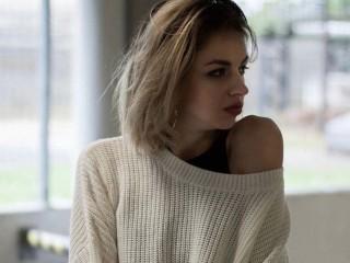 VanessameBurn webcam girl as a performer. Gallery photo 5.