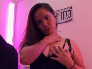 belabunny_mature webcam girl as a performer. Gallery photo 1.