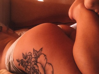 AnnyMinis webcam girl as a performer. Gallery photo 3.