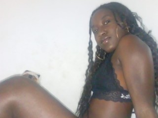 KislyLopez webcam girl as a performer. Gallery photo 1.