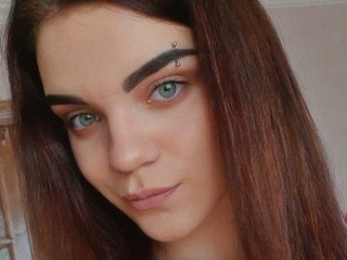 MelaLina webcam girl as a performer. Gallery photo 3.