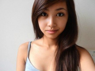 Little_ivy webcam girl as a performer. Gallery photo 1.