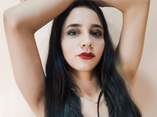 EmmaSiff webcam girl as a performer. Gallery photo 1.