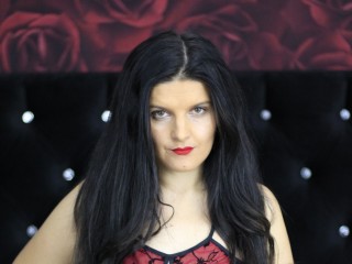 GyaLennon webcam girl as a performer. Gallery photo 3.