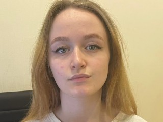 Cherill webcam girl as a performer. Gallery photo 1.