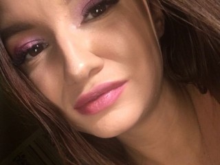 Foushee webcam girl as a performer. Gallery photo 3.