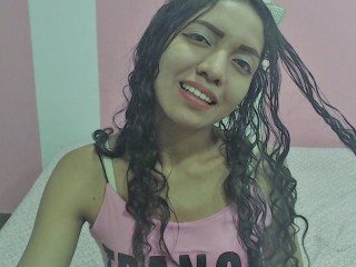 gigiscot webcam girl as a performer. Gallery photo 5.