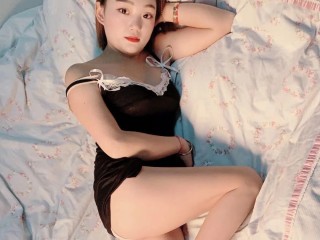 Xiangxiangmeiniu webcam girl as a performer. Gallery photo 7.