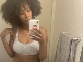 EllaRey webcam girl as a performer. Gallery photo 1.