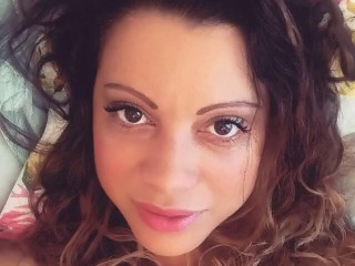 CleoLove_x webcam girl as a performer. Gallery photo 1.