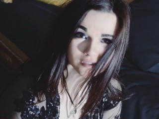 PatriceLin webcam girl as a performer. Gallery photo 2.