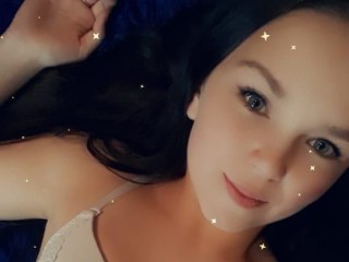 Alice_GirlXxX webcam girl as a performer. Gallery photo 1.