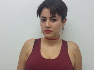 SarrahConnor webcam girl as a performer. Gallery photo 2.