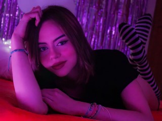 Kim_Roberts18 webcam girl as a performer. Gallery photo 3.